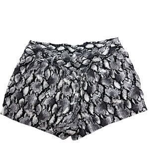 Jolt shorts black white snakeskin medium